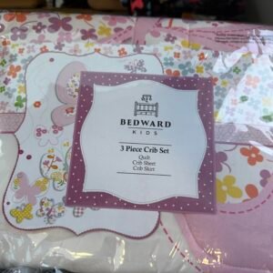 Crib bedding set