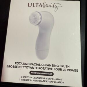 Facial cleansing brush